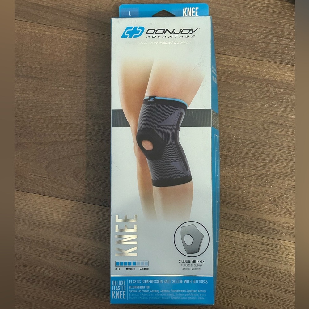 DonJoy Advantage Knee Sleeve